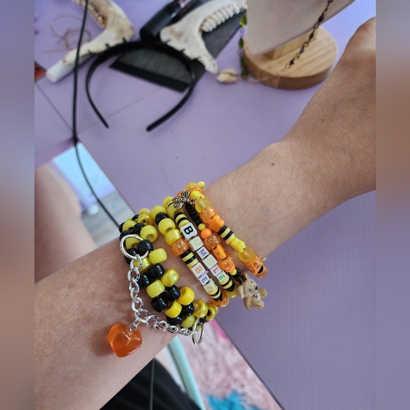 Bumble bee themed rave bracelet - Picture 2 of 2